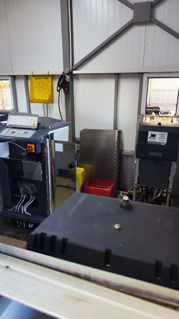 Установка  автоматической кормушки Calf Expert на ООО “ГАДЗ-АГРО”