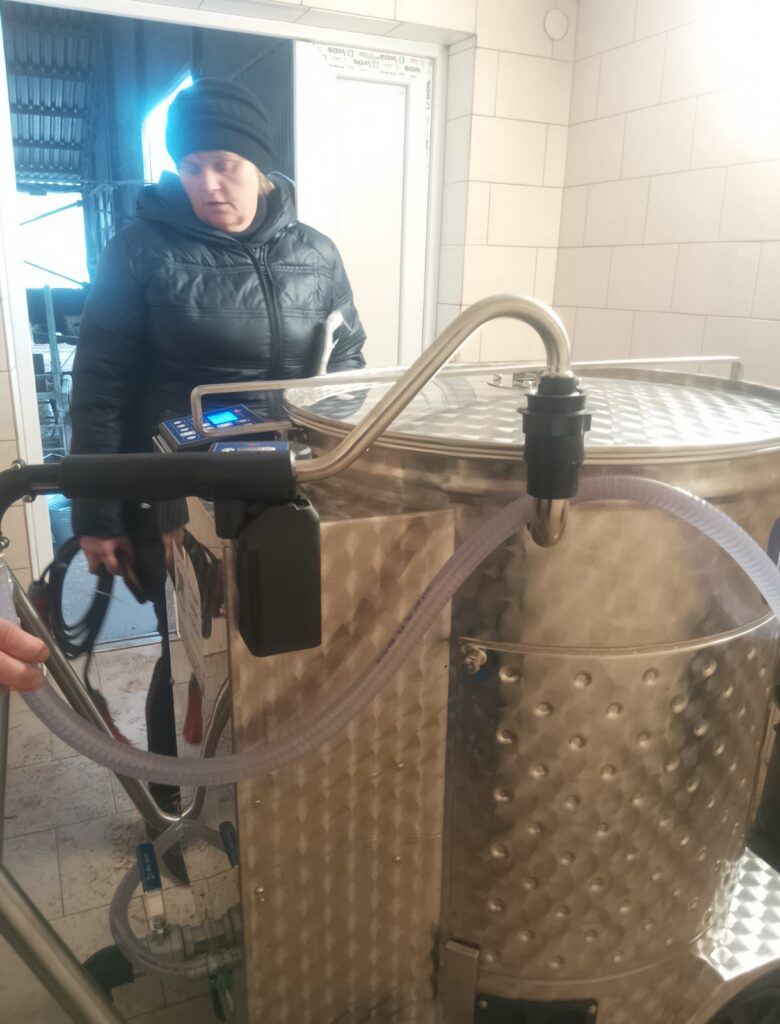 Установка молочного такси на ЧАО “КРЕМЕНЬ”